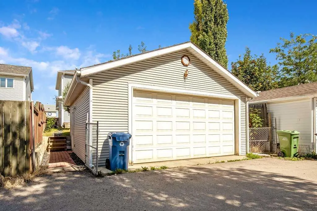 214 Mt Lorette Place SE