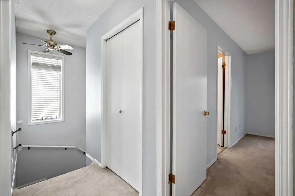 214 Mt Lorette Place SE