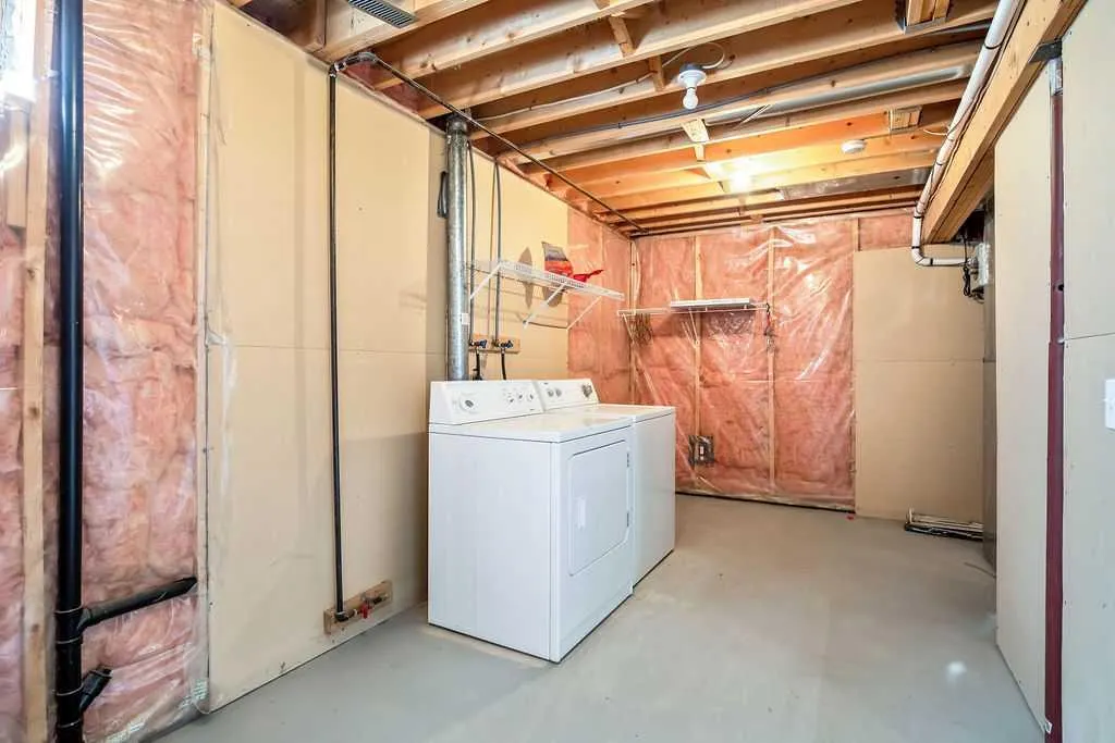 214 Mt Lorette Place SE