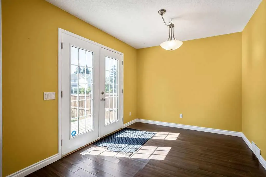 214 Mt Lorette Place SE