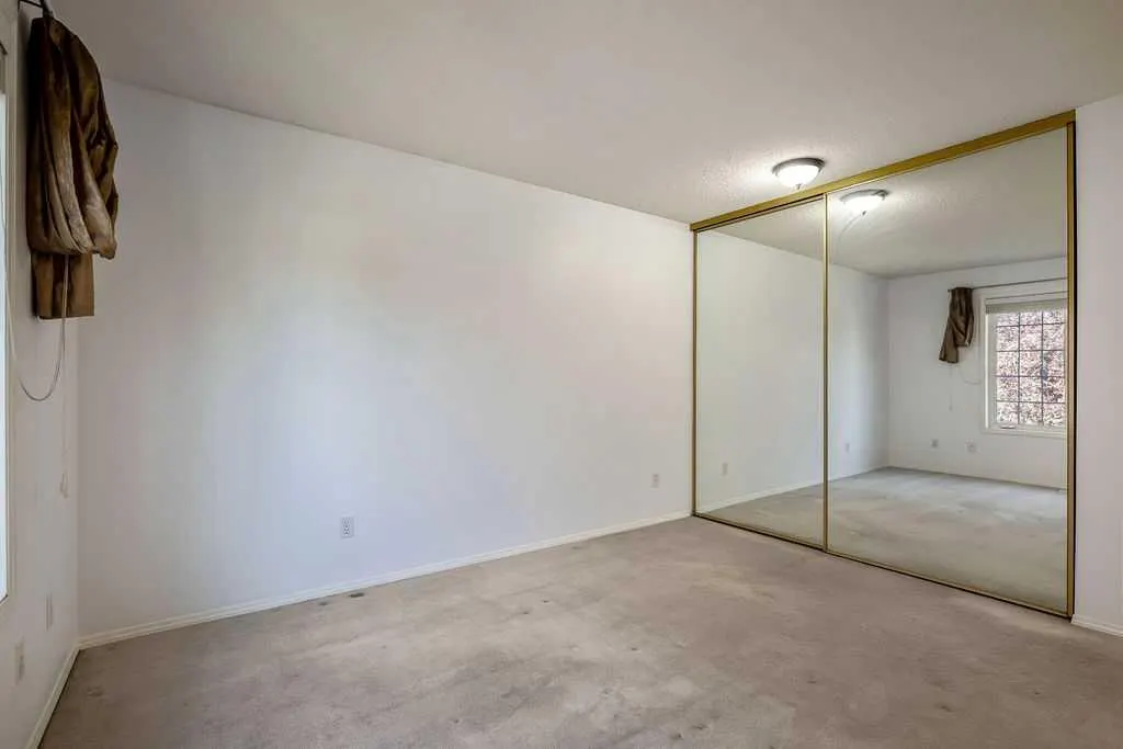 214 Mt Lorette Place SE