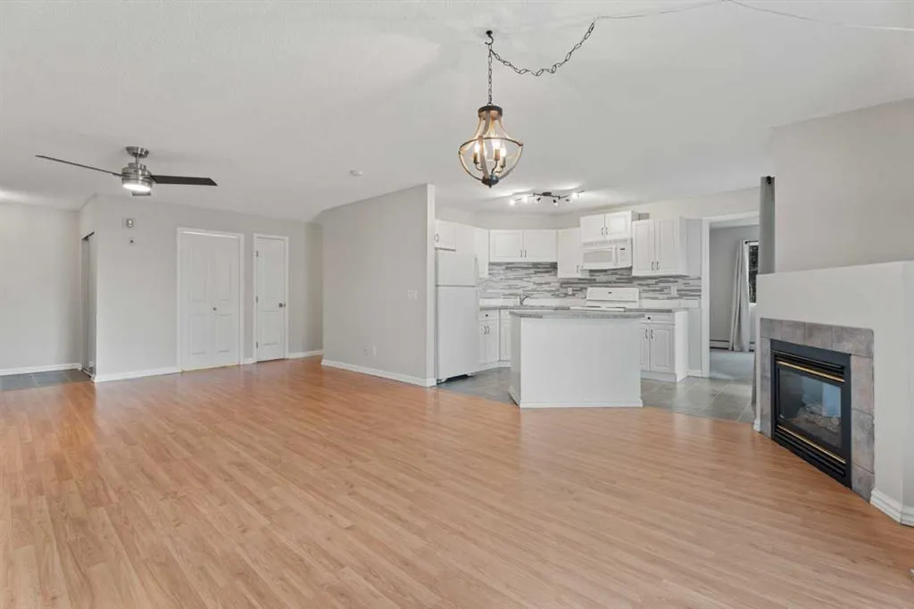7202 Valleyview Park SE, #202
