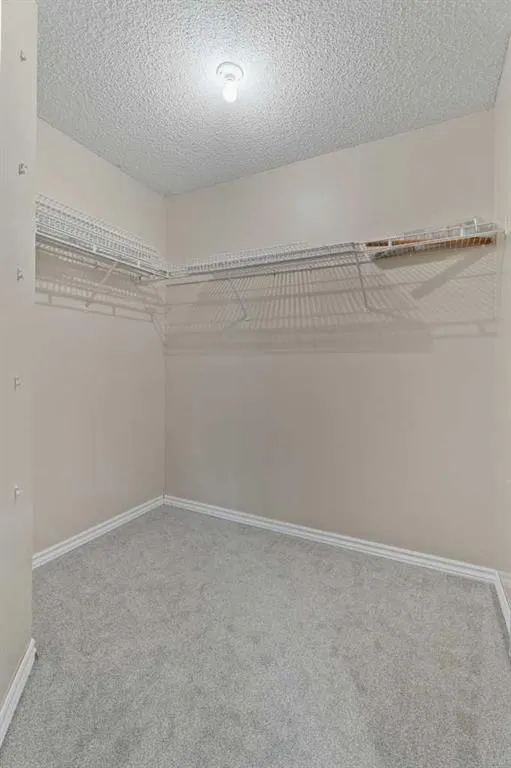 7202 Valleyview Park SE, #202