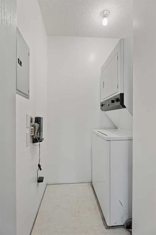 7202 Valleyview Park SE, #202