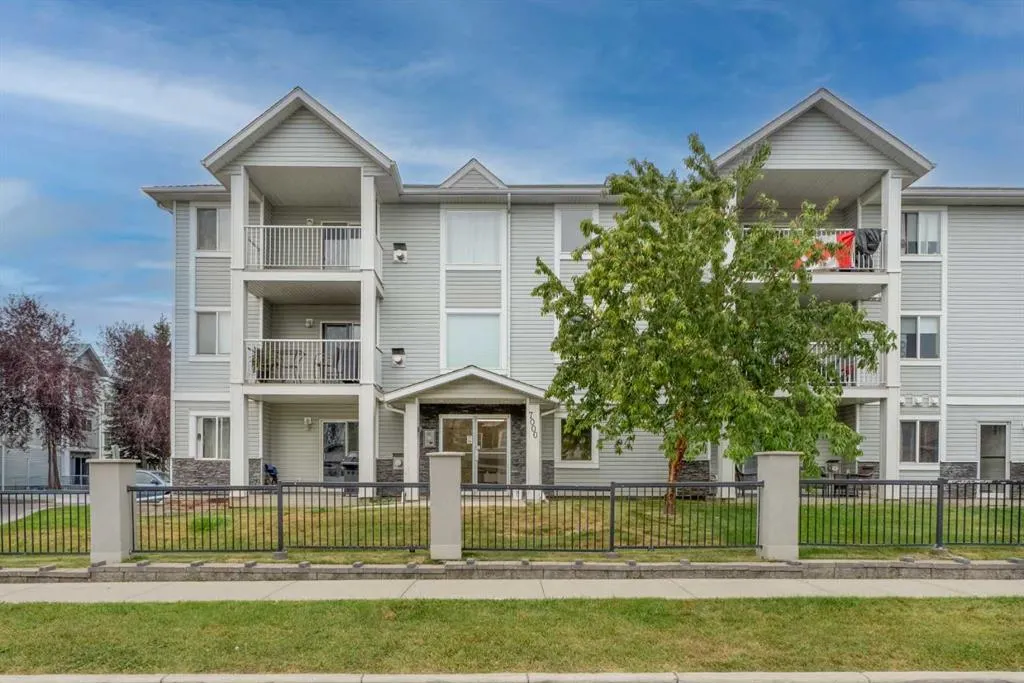 7202 Valleyview Park SE, #202