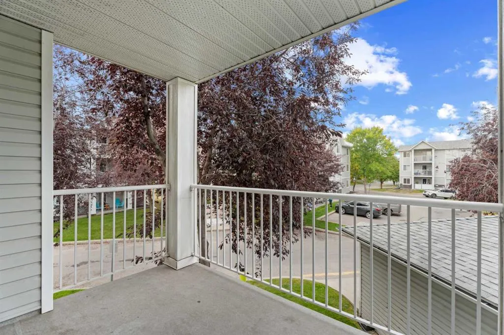 7202 Valleyview Park SE, #202
