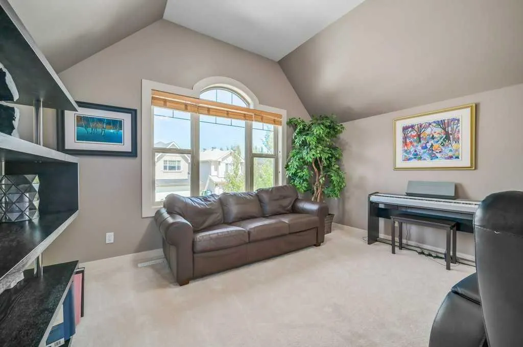 164 Tuscany Glen Park NW