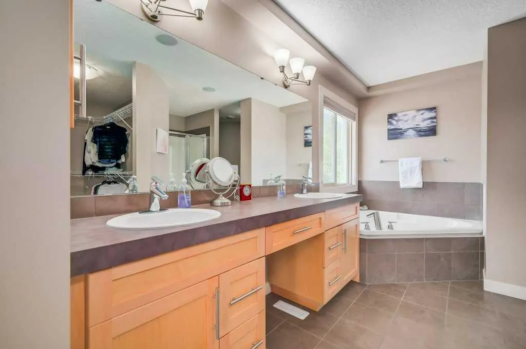 164 Tuscany Glen Park NW