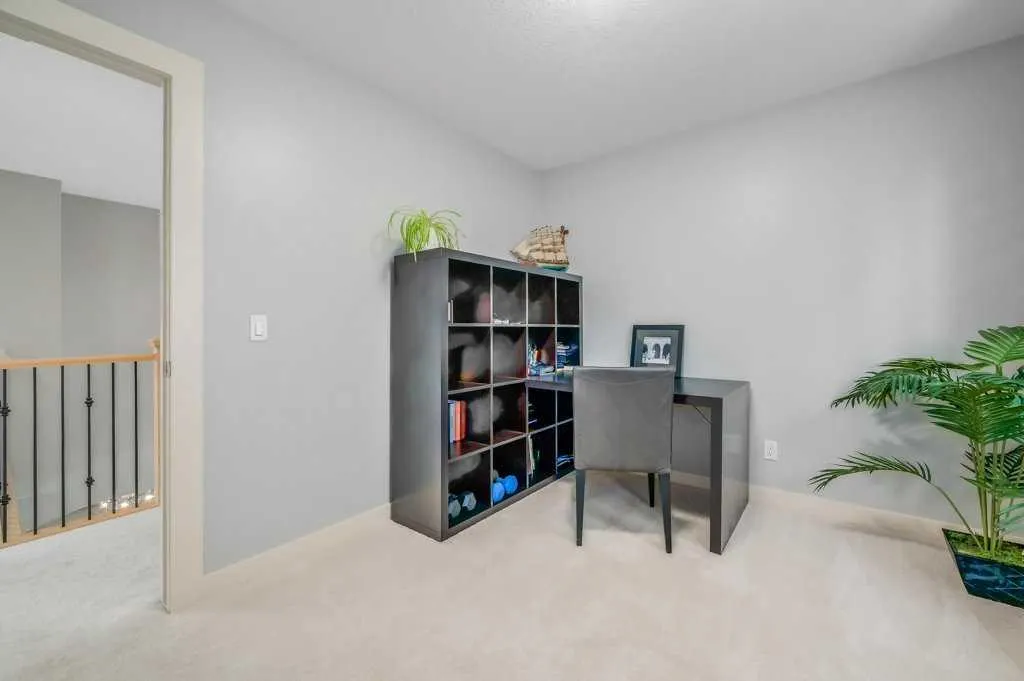 164 Tuscany Glen Park NW