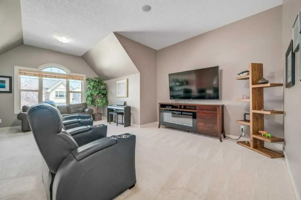 164 Tuscany Glen Park NW