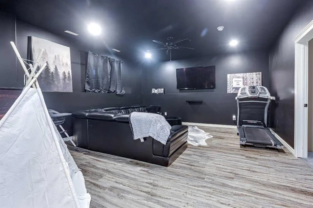 4936 Aspen Lake Boulevard