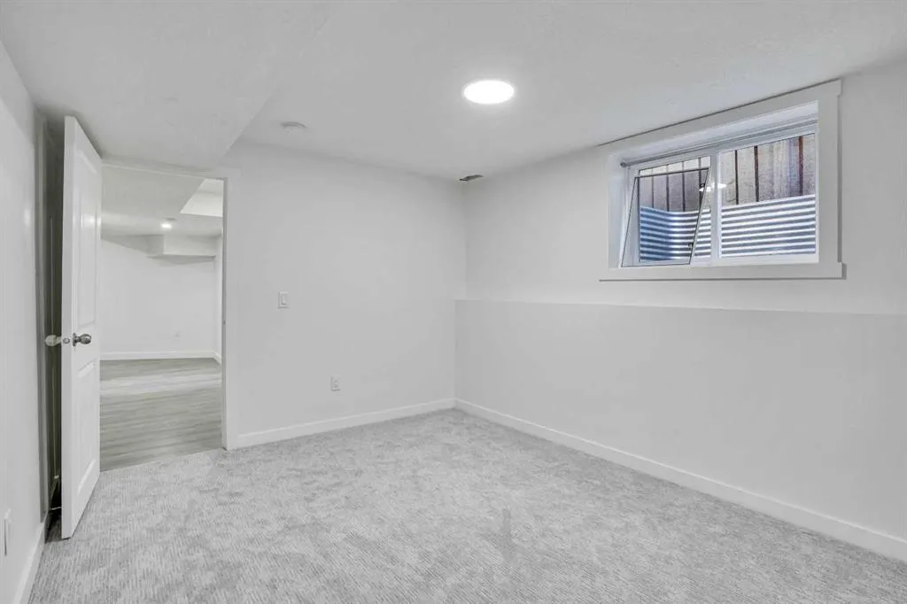 60 Whitworth Way NE