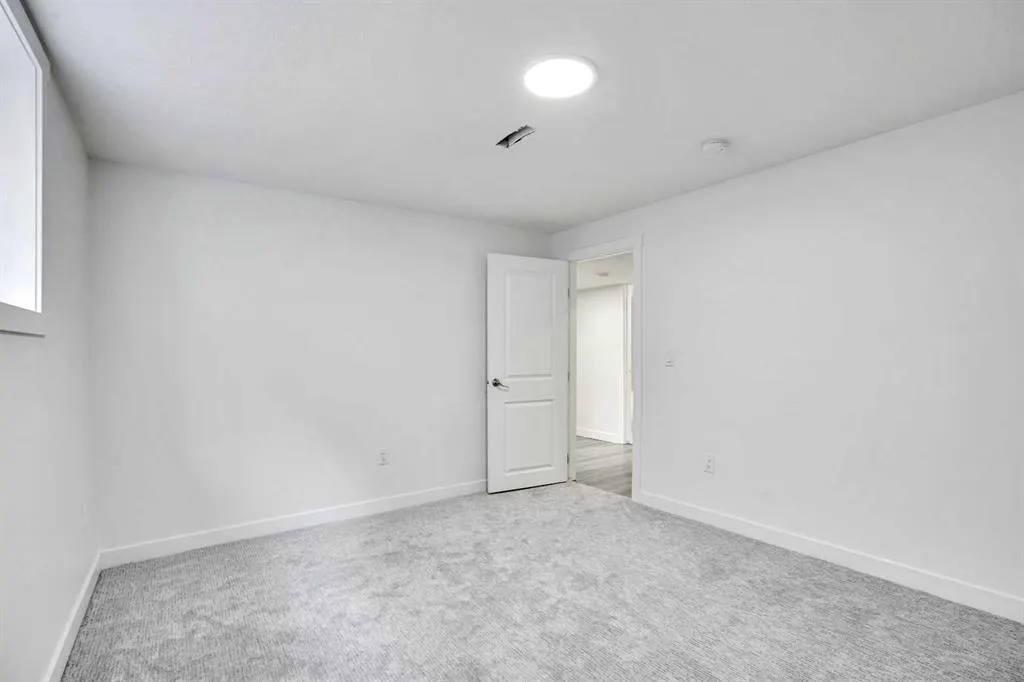 60 Whitworth Way NE
