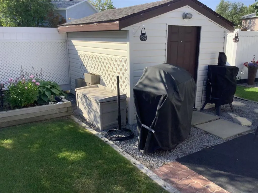 182 Doran Crescent