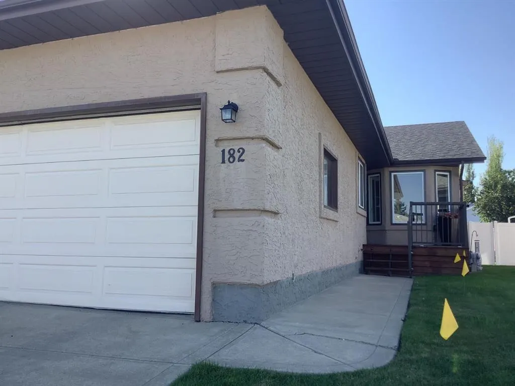 182 Doran Crescent