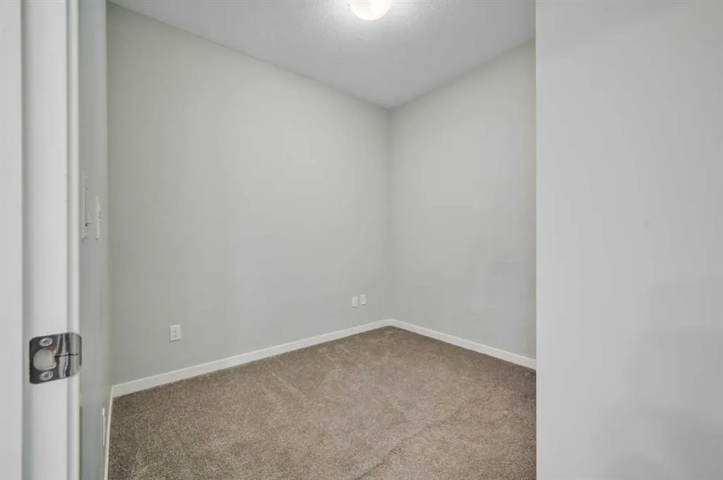 30 Mahogany Mews SE, #411