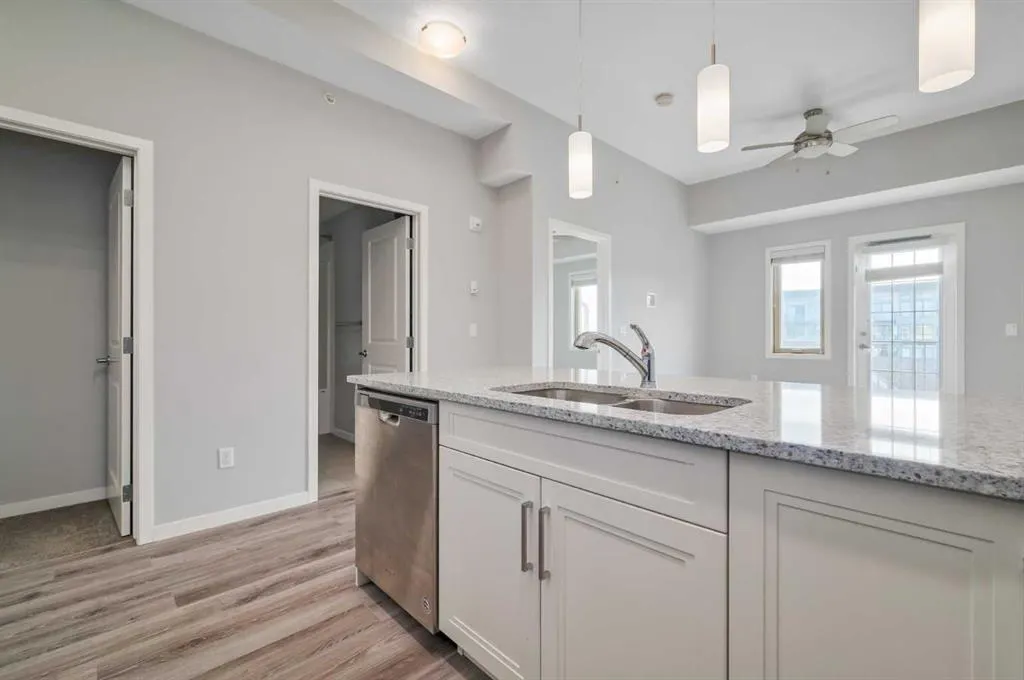 30 Mahogany Mews SE, #411