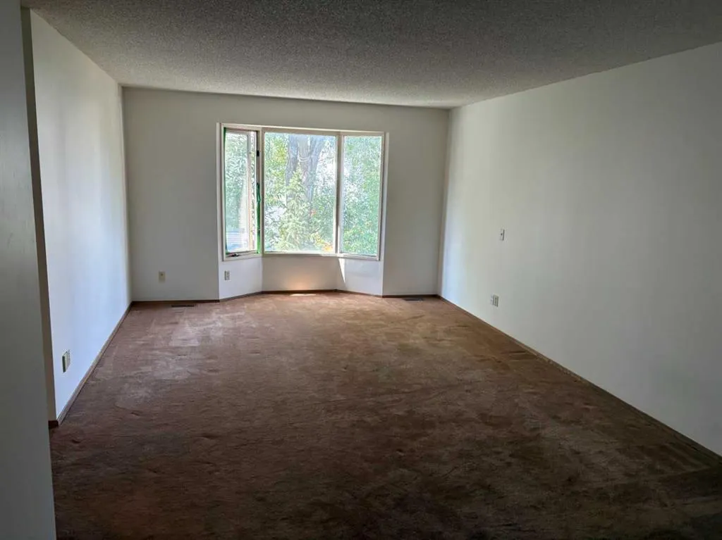 256 Woodstock Place SW