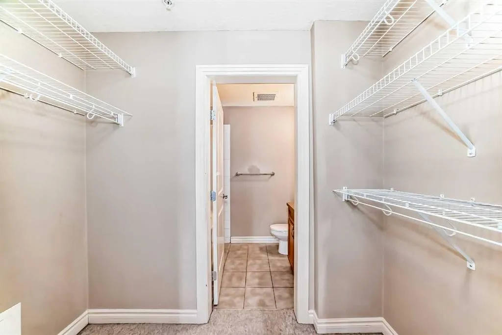 60 Royal Oak Plaza NW, #128