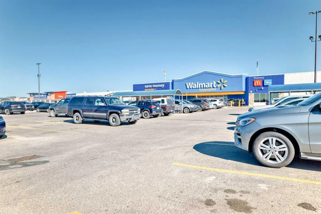 60 Royal Oak Plaza NW, #128