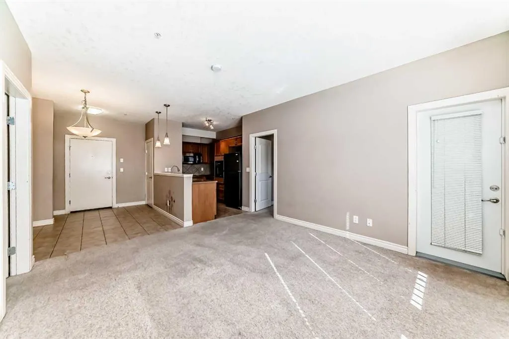 60 Royal Oak Plaza NW, #128