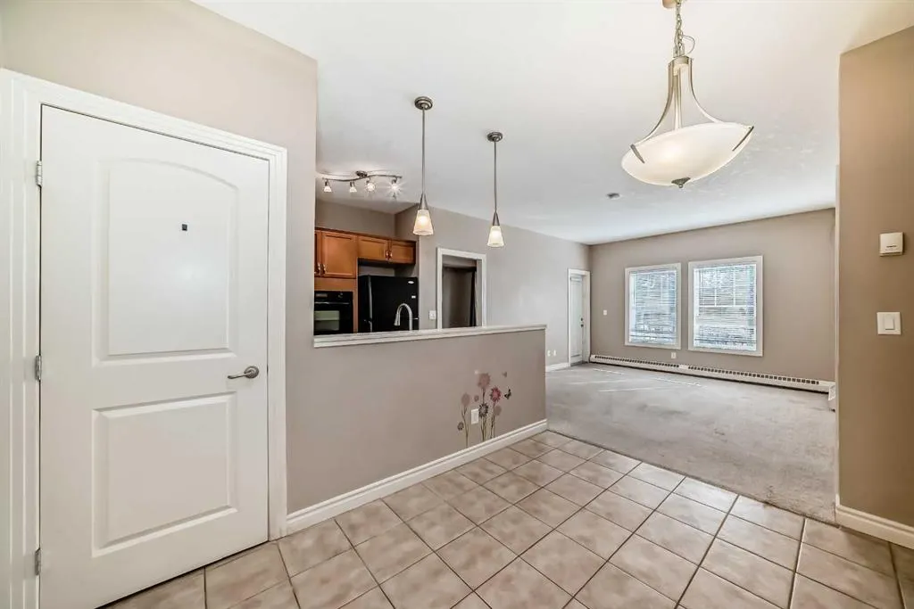 60 Royal Oak Plaza NW, #128