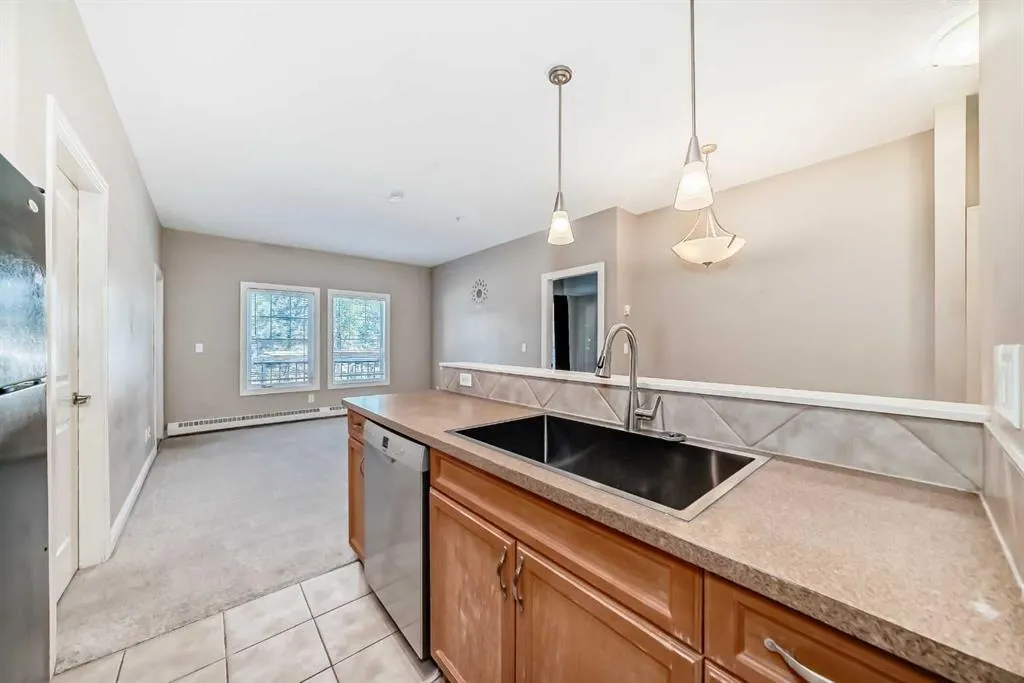 60 Royal Oak Plaza NW, #128