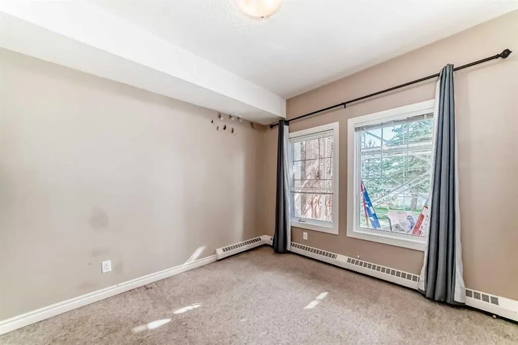 60 Royal Oak Plaza NW, #128