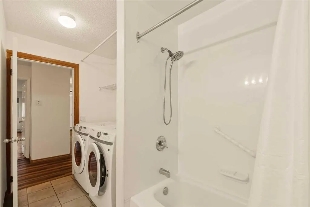 80 Glamis Drive SW, #3302
