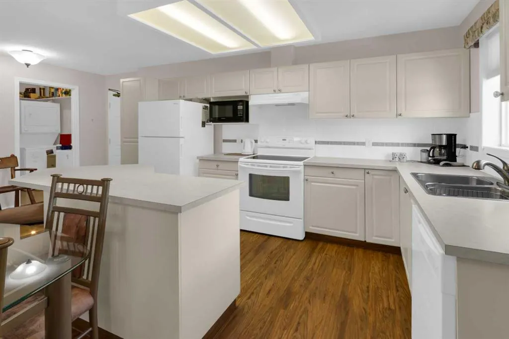 2850 51 Street SW, #203