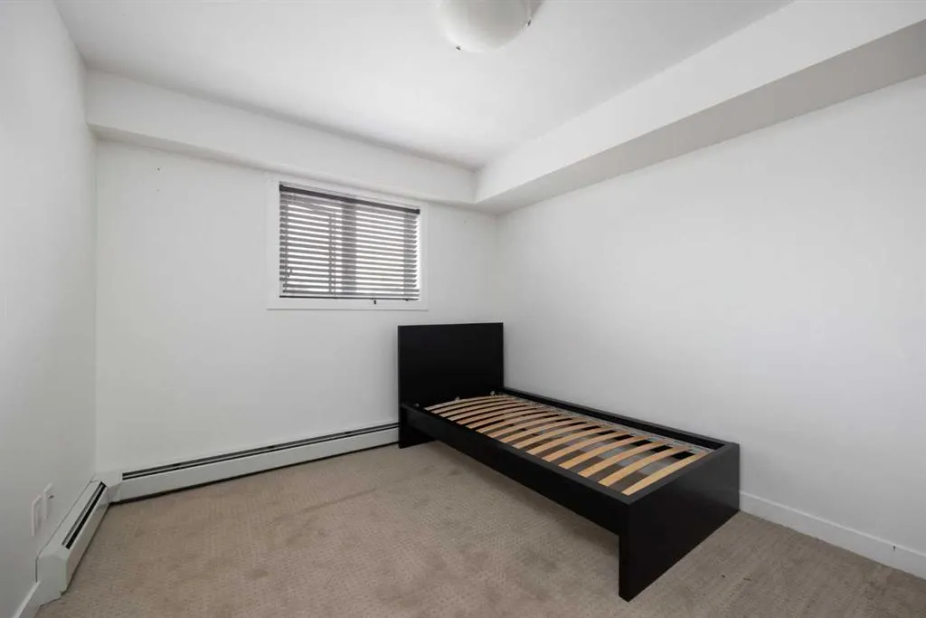 115 Denholm Gate, #111