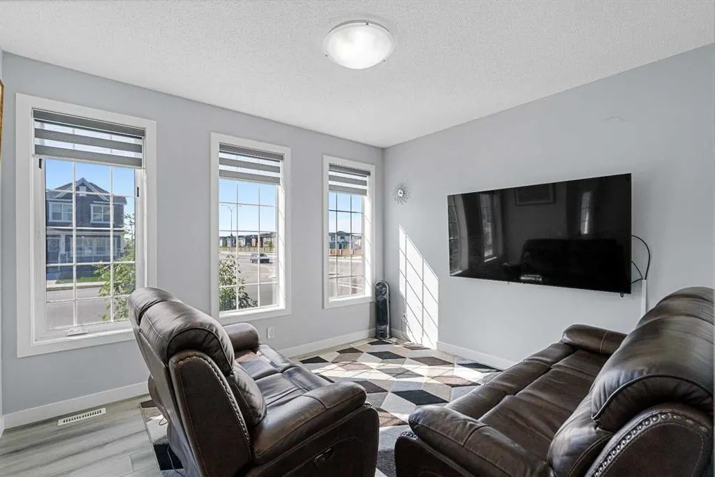 188 Evanston Hill NW