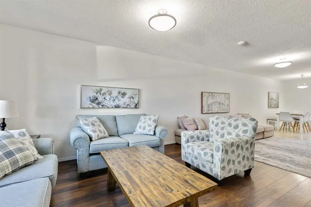 105 Prairie Sound Circle NW