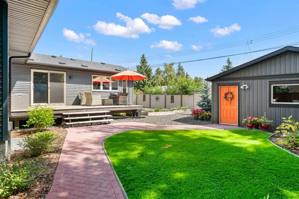 52 Glenview Drive SW