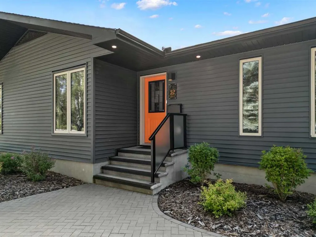 52 Glenview Drive SW