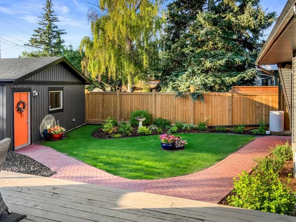 52 Glenview Drive SW