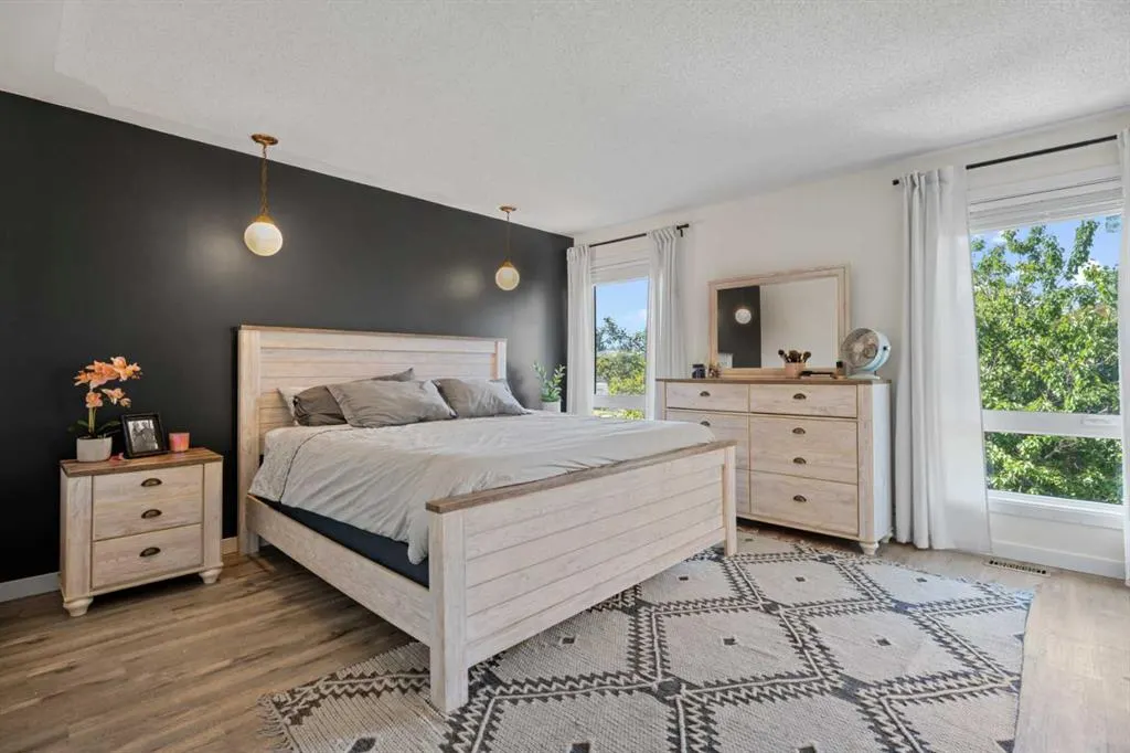 318 Shawnessy Drive SW
