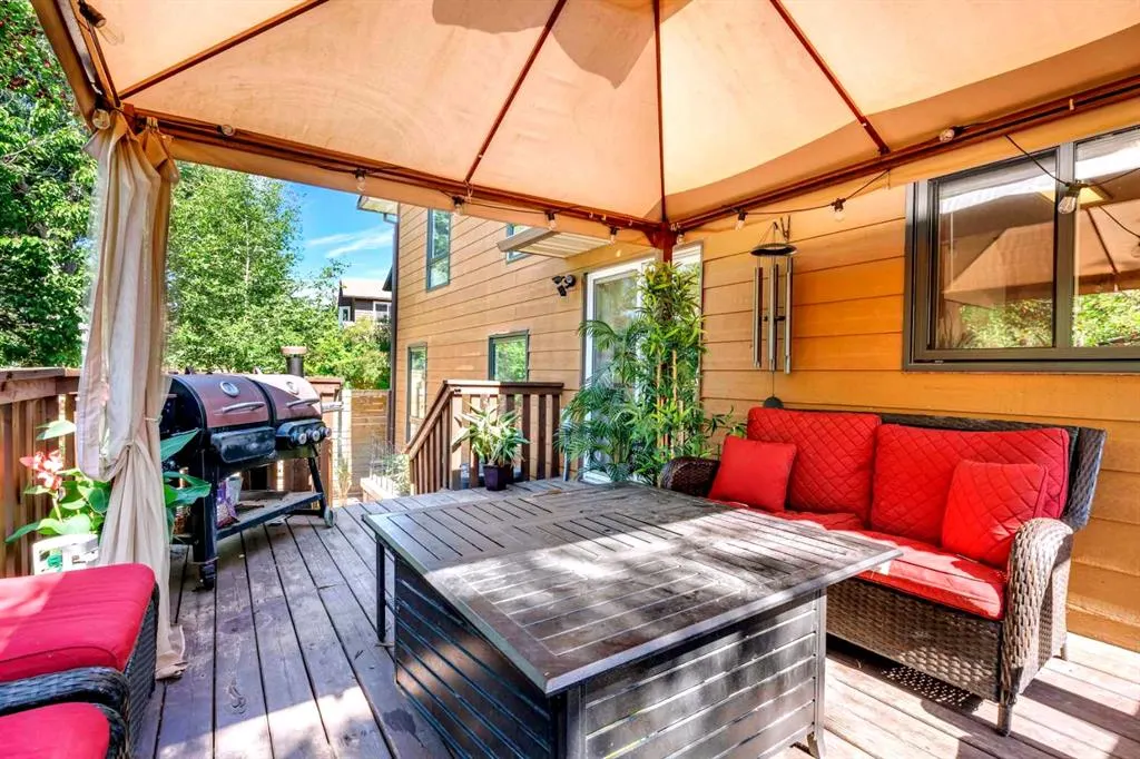 318 Shawnessy Drive SW