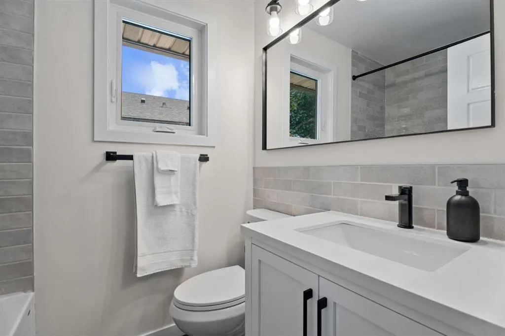 318 Shawnessy Drive SW