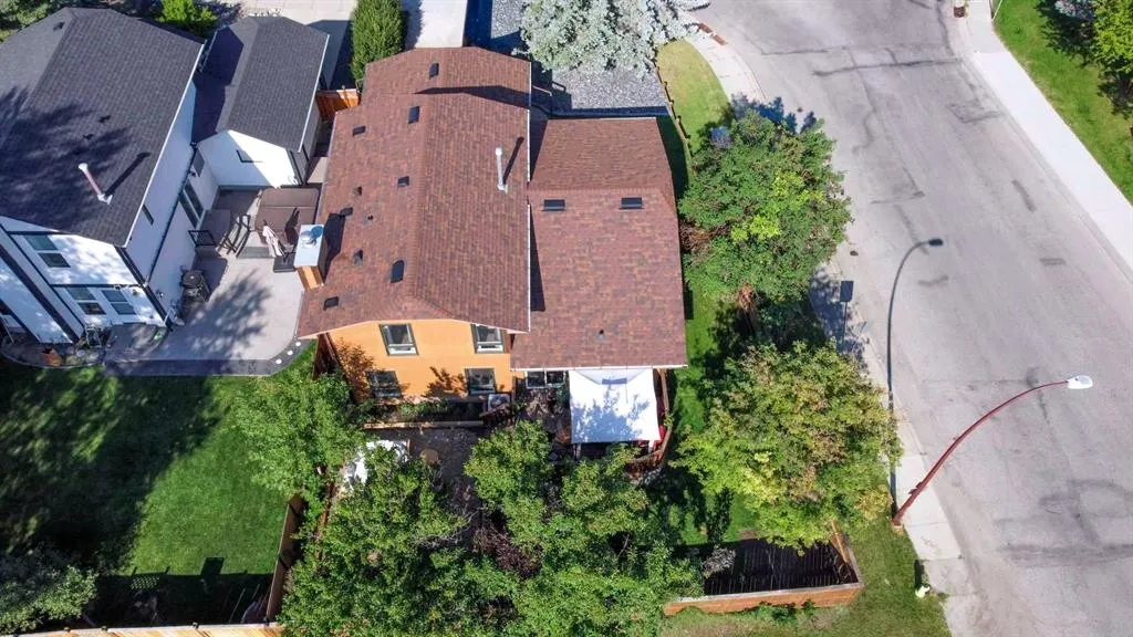 318 Shawnessy Drive SW