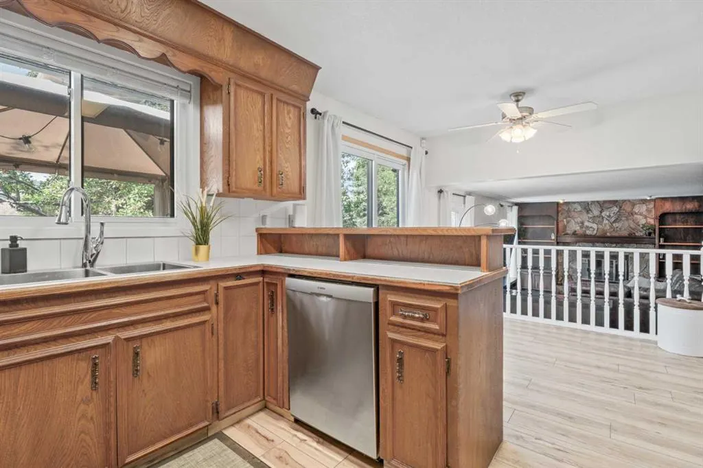 318 Shawnessy Drive SW