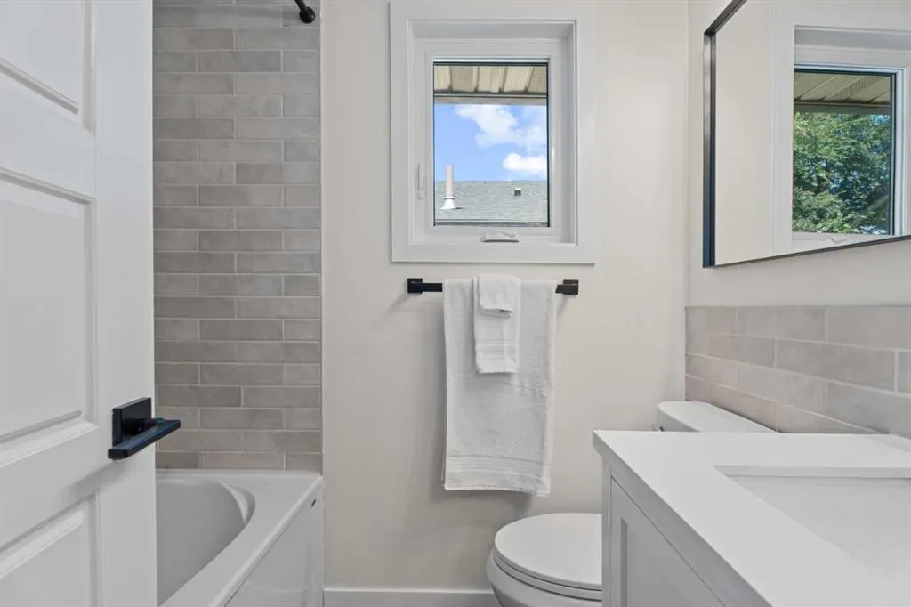 318 Shawnessy Drive SW