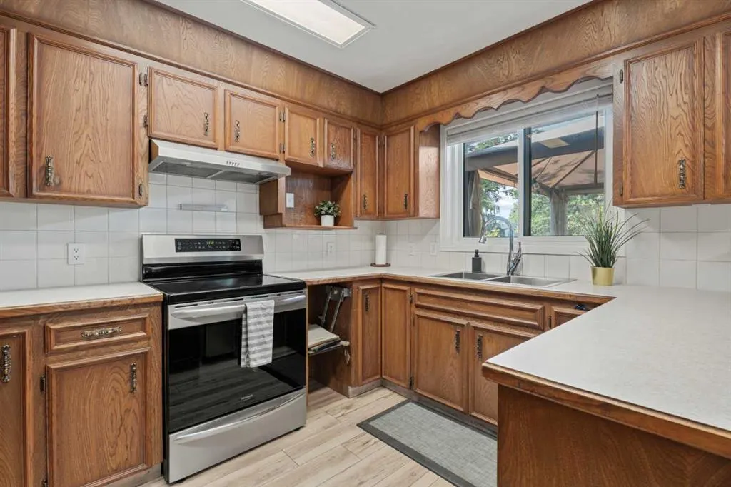 318 Shawnessy Drive SW