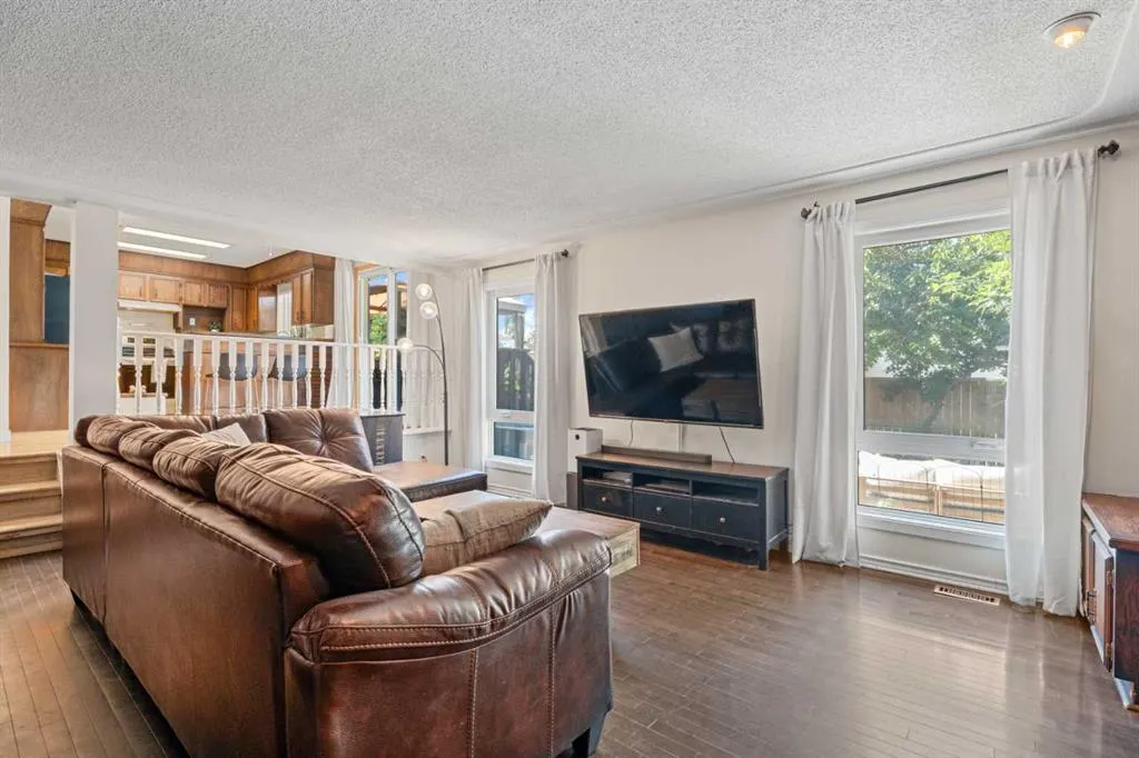 318 Shawnessy Drive SW