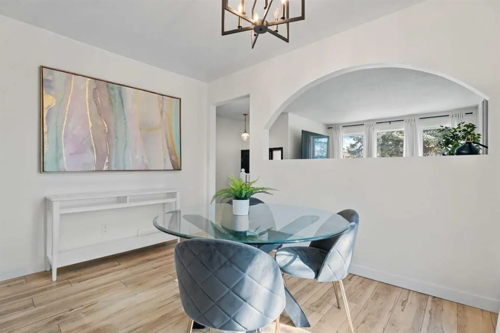 318 Shawnessy Drive SW