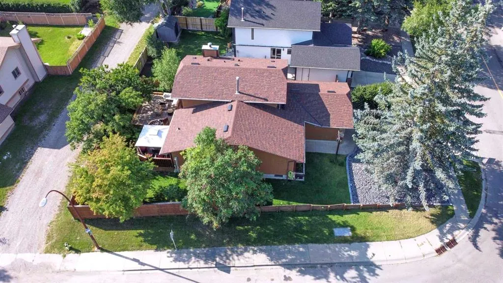 318 Shawnessy Drive SW
