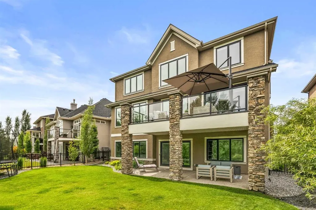 100 Cranbrook Heights SE