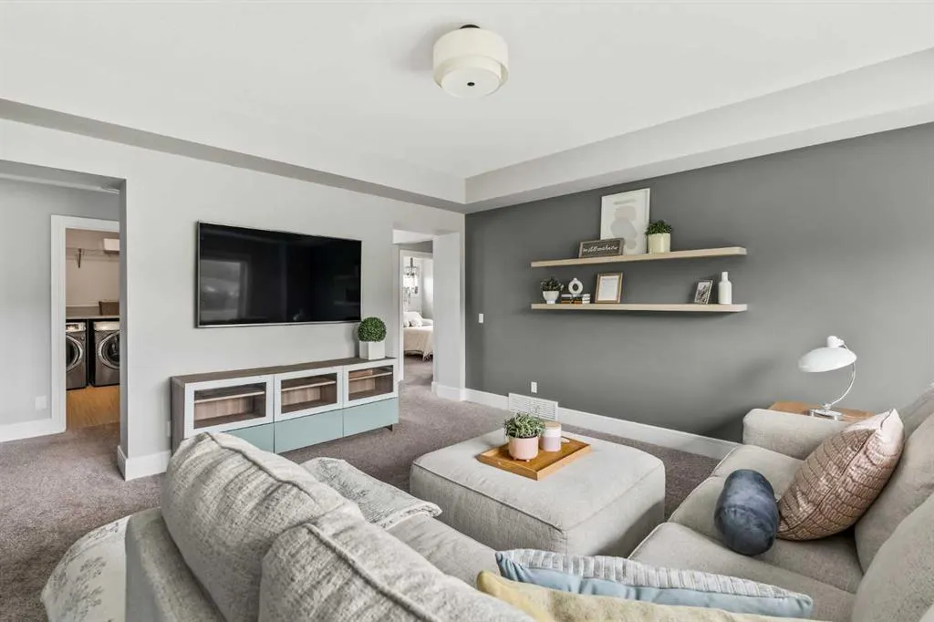 100 Cranbrook Heights SE