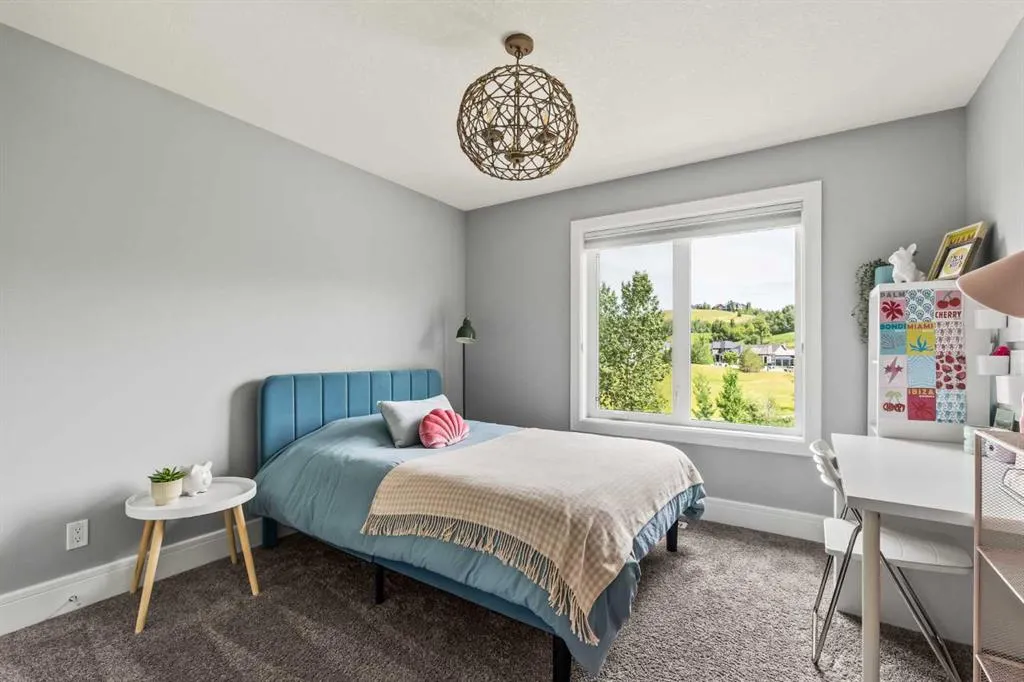 100 Cranbrook Heights SE