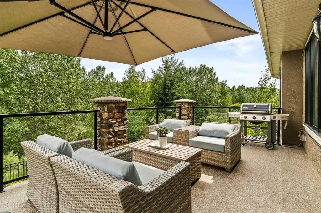 100 Cranbrook Heights SE
